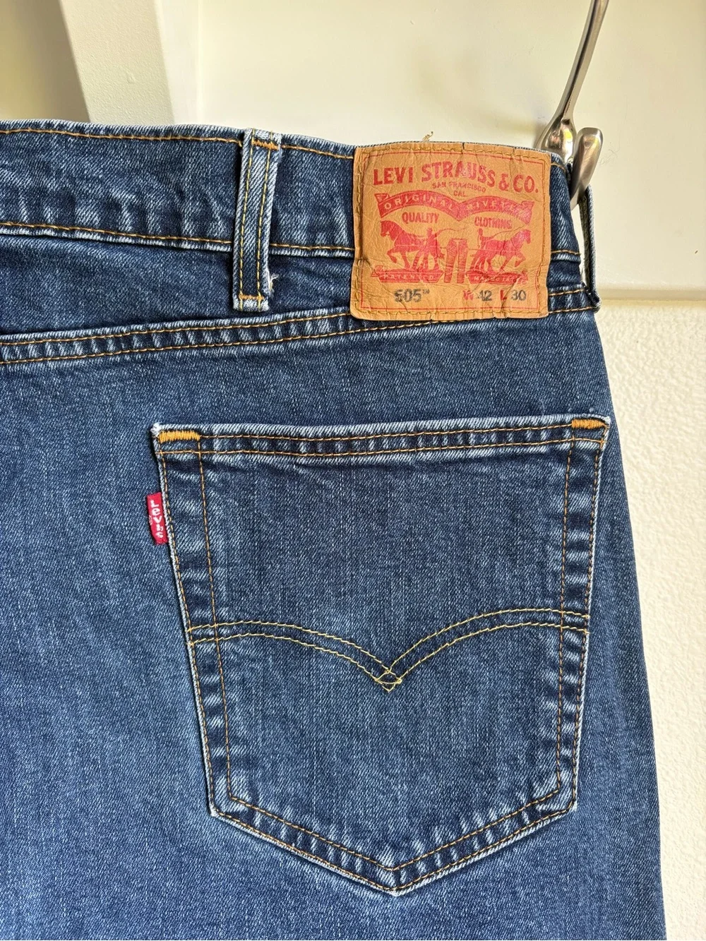 Levi's 505 Men's Dark Blue Straight-Leg Denim Jeans
